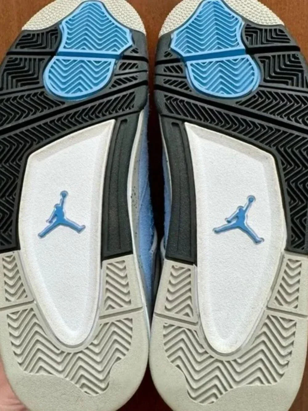 Air Jordan 4 - Retro University Blue & Black
